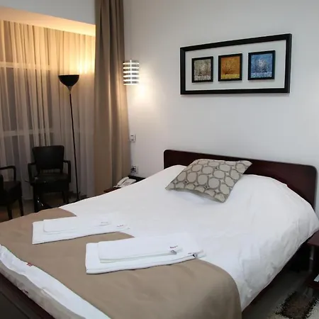 Zeder Garni 4*