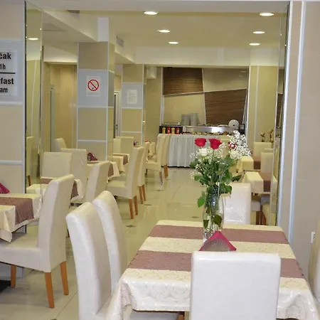 Hotel Hotel Zeder Garni