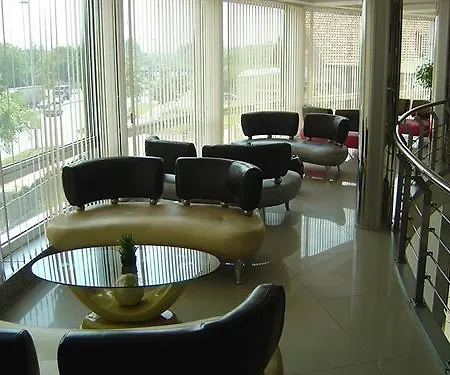 Hotel Zeder Garni 4*