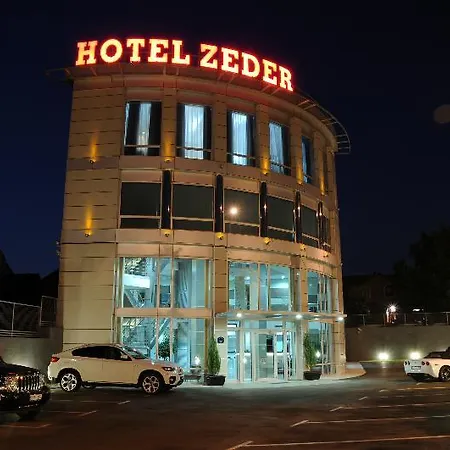 Hotel Zeder Garni 4*