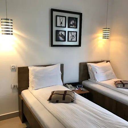 Hotel Hotel Zeder Garni 4*